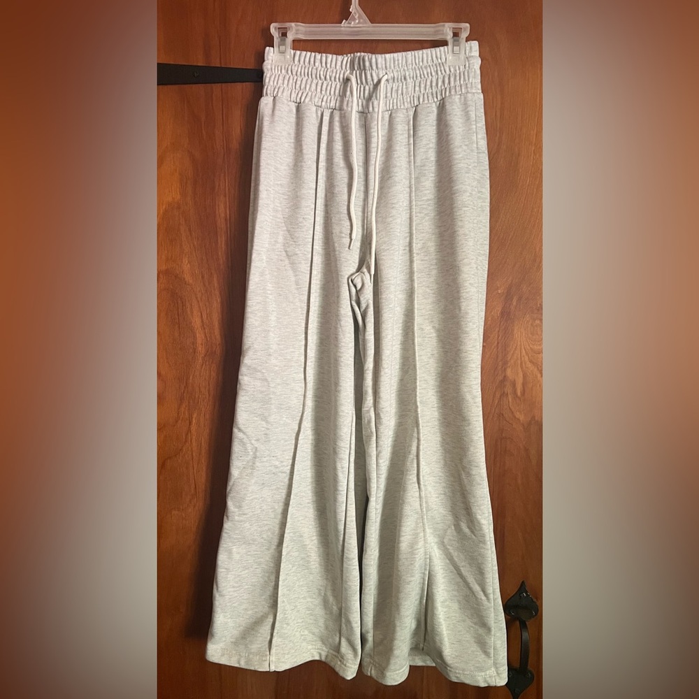 Sweat pants off white with grayish hue SHEIN